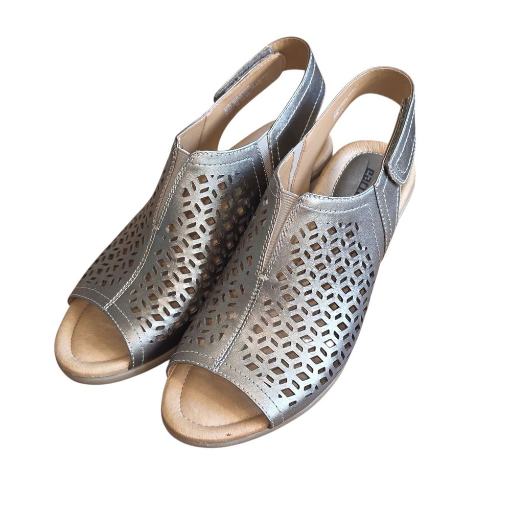 Earth Cascade Sandals Size 9 D Platinum Leather Metallic Open Toe Low Wedge